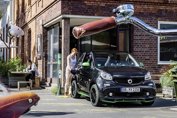 巴黎车展 又有新玩具！Smart纯电动版