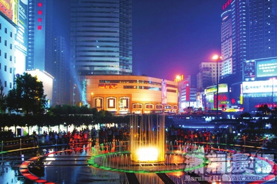 长沙五一广场多次改容易貌 见证城市巨大变迁