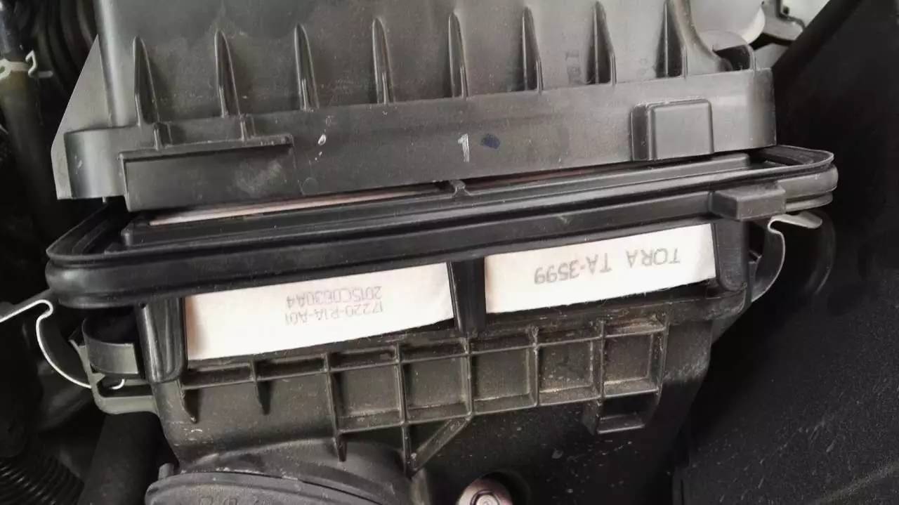 节日长途归来，5分钟教你更换空气滤清器