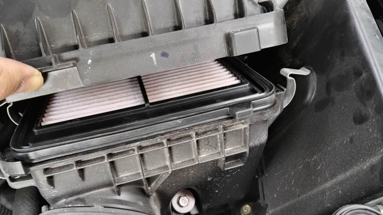 节日长途归来,5分钟教你更换空气滤清器