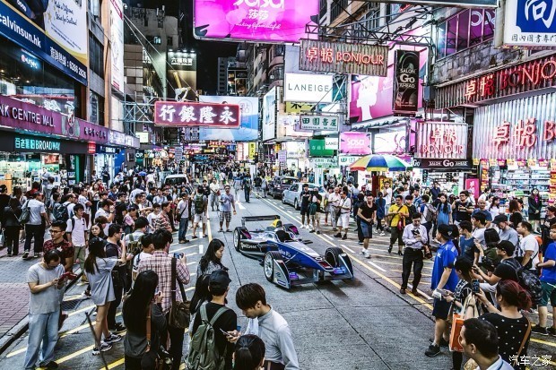 香港中环飙车 这些电动车很大胆