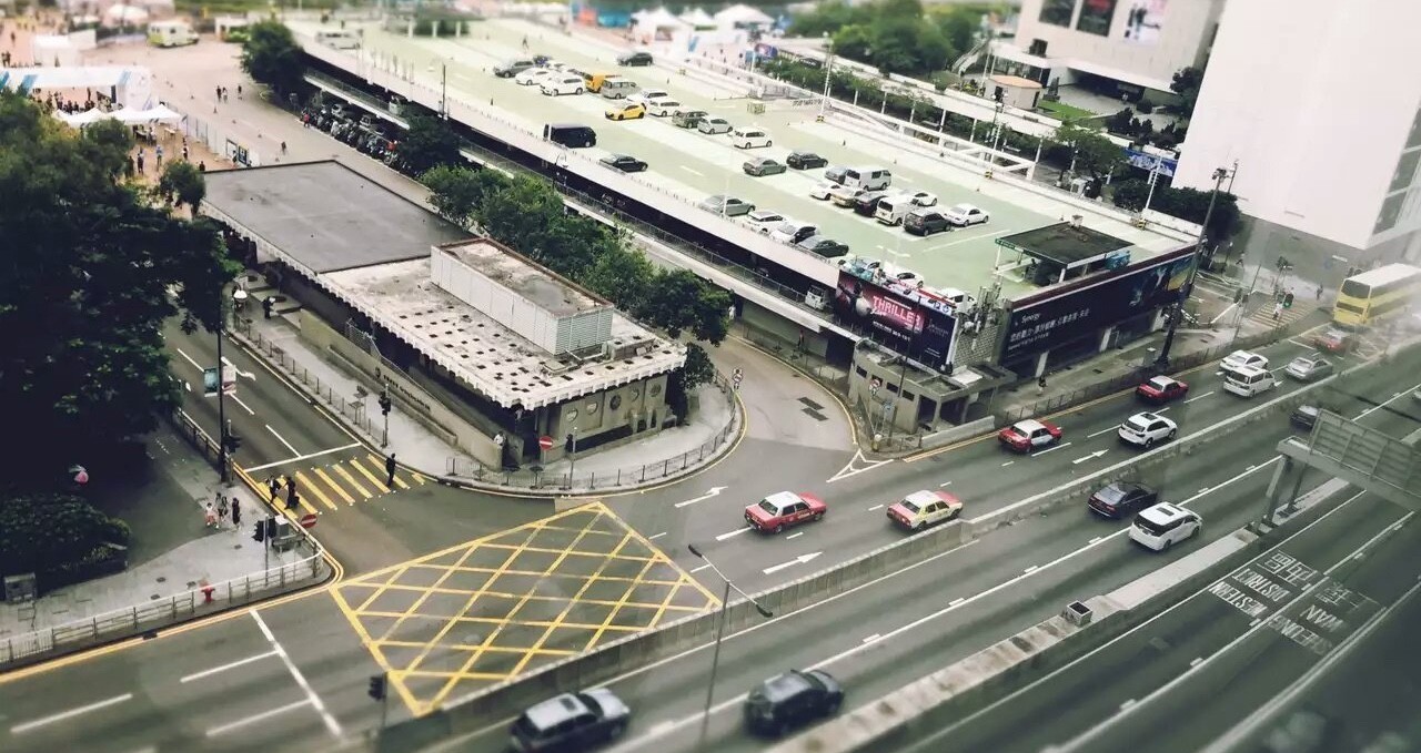 香港中环飙车 这些电动车很大胆