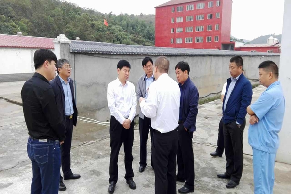 乾安县委副书记代县长杜彬带领招商组赴湖北襄大集团叩门招商