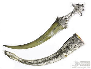 图为一把沙特弯刀.