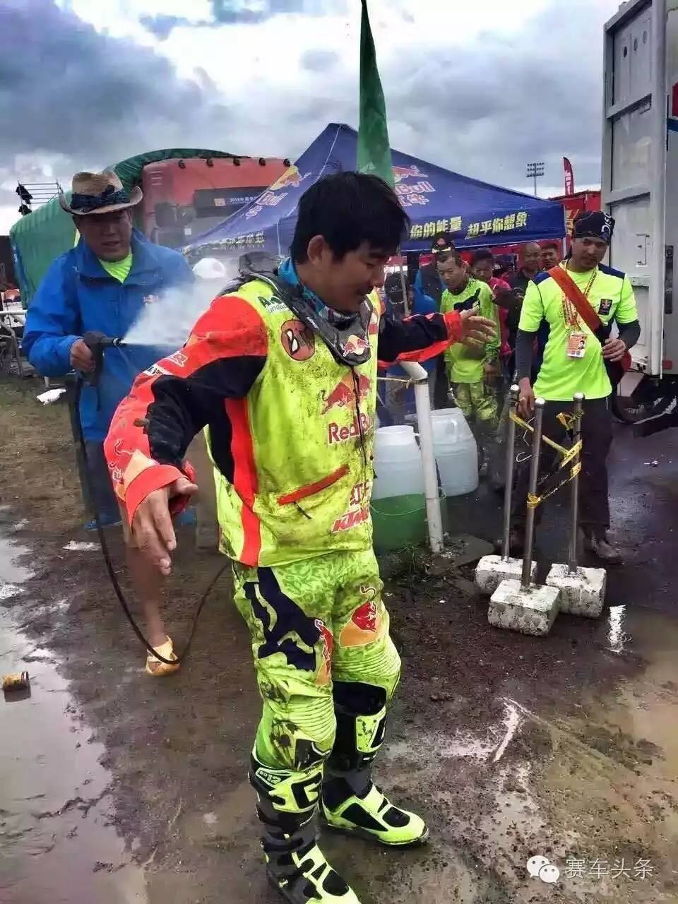 任贤齐出征达喀尔！不会演戏的歌手不是好赛车手