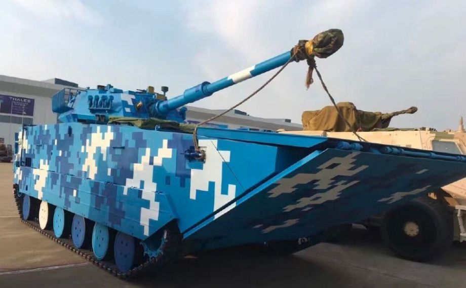 点击图片进入下一页采用海洋数码迷彩的vn16两栖突击车,该型战车已