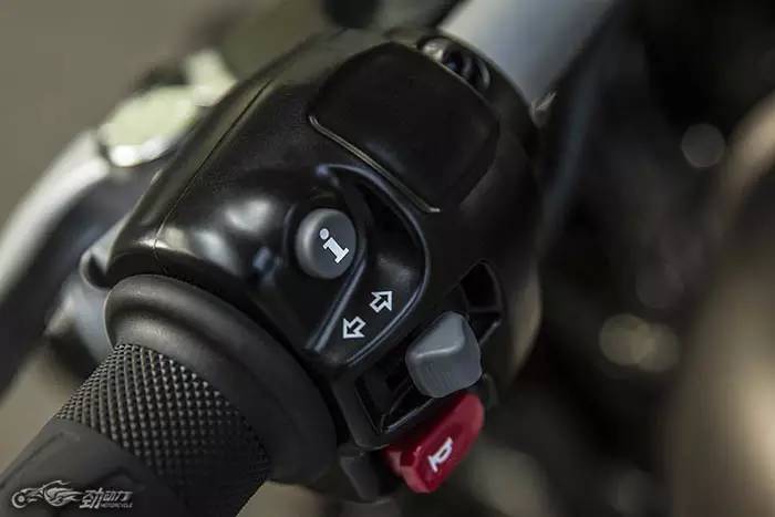 趁热服下 可以解毒 凯旋新车