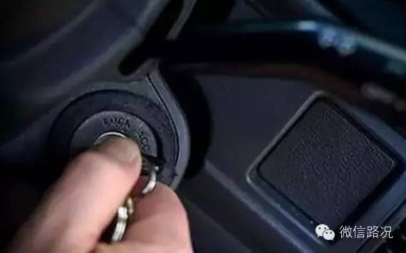 电瓶亏电打不着火咋办？一招教你起死回生