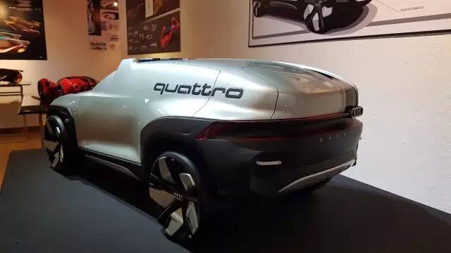 2016韩国弘益大学交通工具设计毕展欣赏