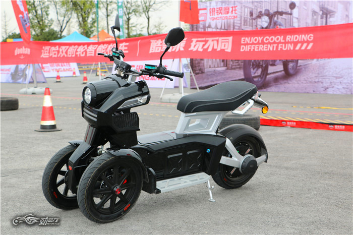 玩“出格”的倒三轮电动车