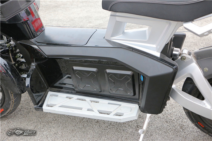 玩“出格”的倒三轮电动车