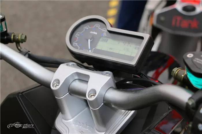 玩“出格”的倒三轮电动车