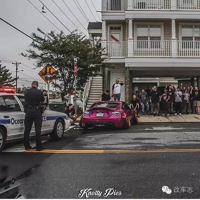 这辆丰田86曾经是个王者，后来被交警叔叔抓到了！