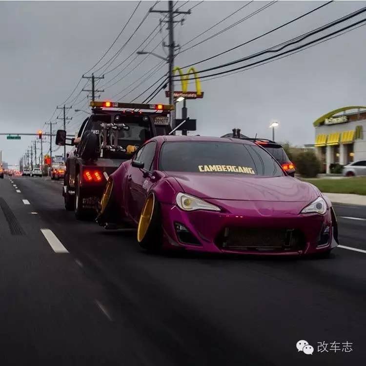 这辆丰田86曾经是个王者，后来被交警叔叔抓到了！