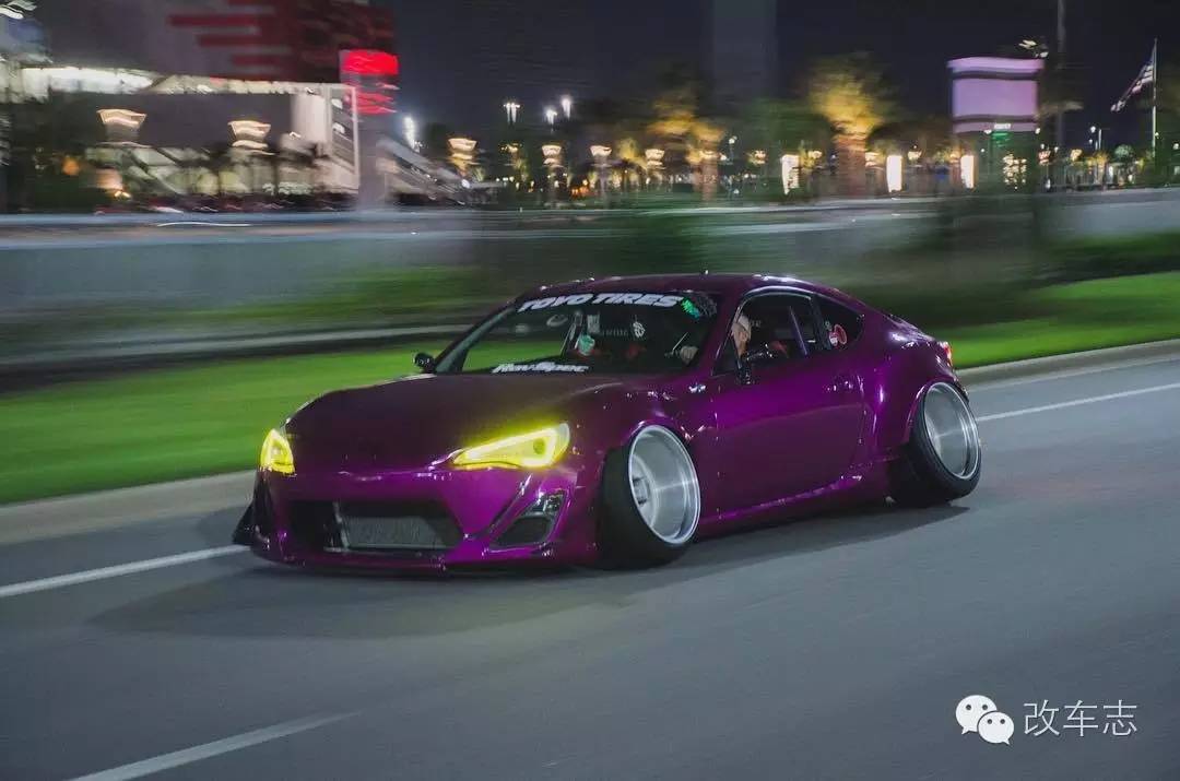 这辆丰田86曾经是个王者，后来被交警叔叔抓到了！