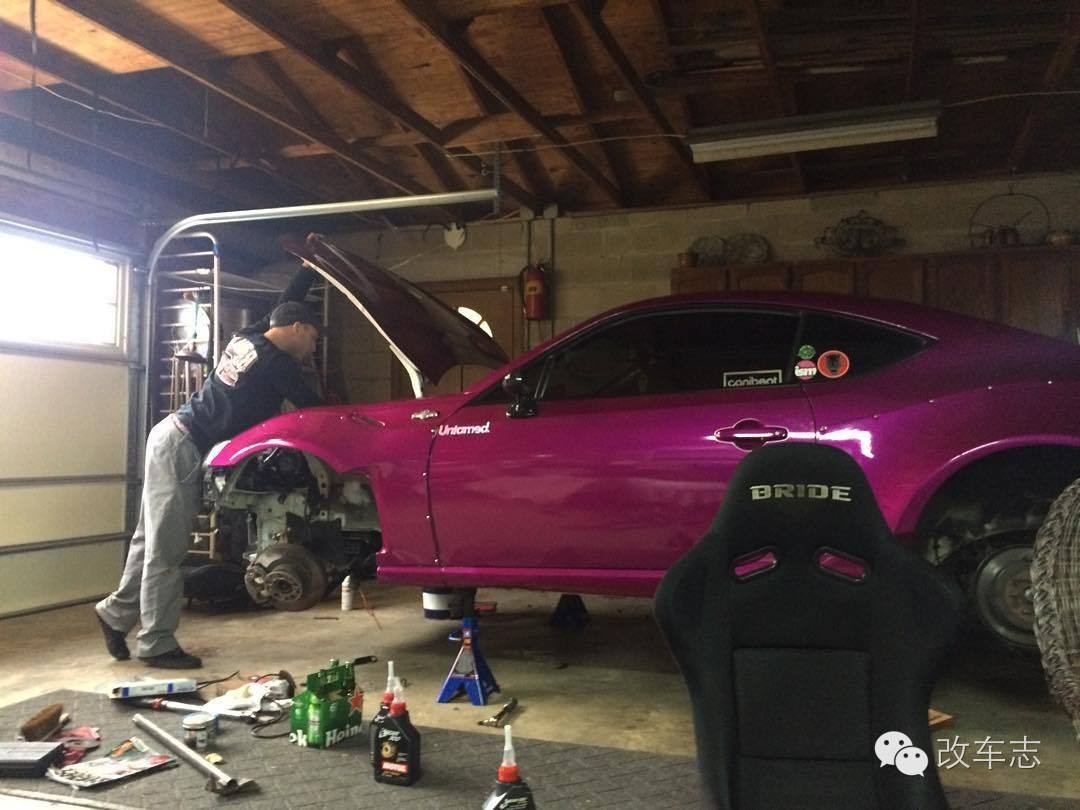 这辆丰田86曾经是个王者，后来被交警叔叔抓到了！