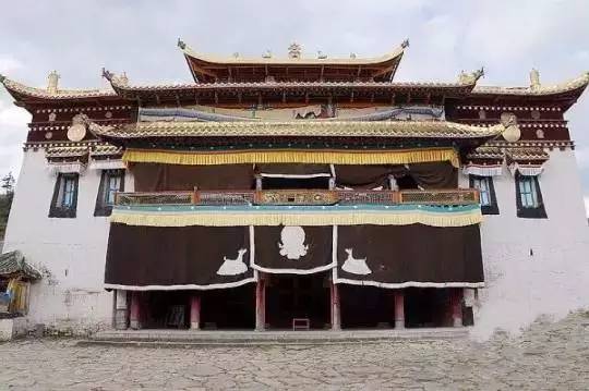 修缮后毛儿盖会议会址