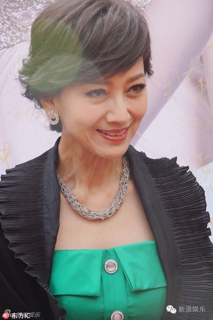 没有精修的赵雅芝状态如何?同样都是61岁,米雪刘晓庆咋都没皱纹啊