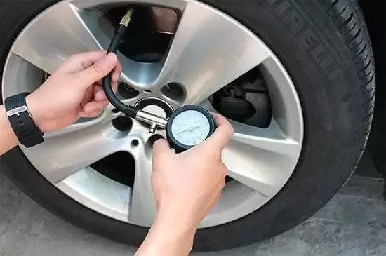 轮胎在寒冷天气情况下 需要调整胎压吗?