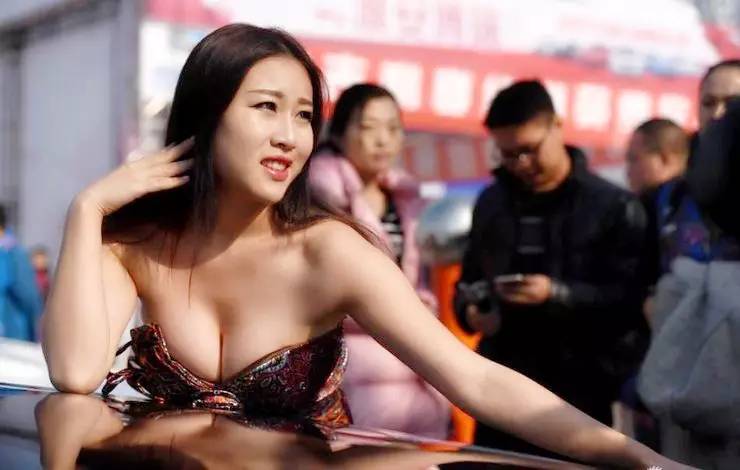 简恺乐内衣_简恺乐内衣照