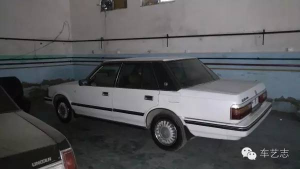 【老车实拍】三十年前的皇冠你见过么