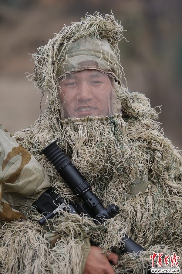 一只眼睛暗藏"杀机"!|狙击手|图片_新浪新闻