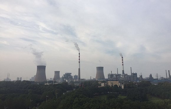 武钢青山本部厂区。摄影：熊少翀