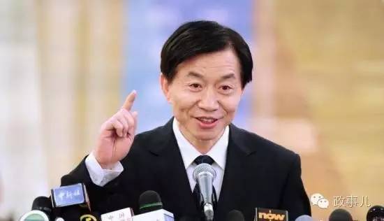 黄树贤任民政部部长曾是全国最年轻县委书记