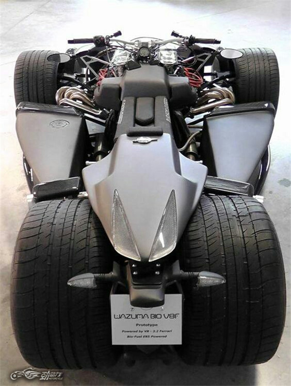 怪兽出没 请注意——Wazuma V8F