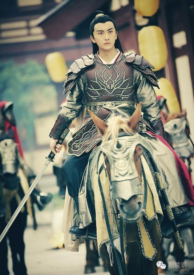 拍了40多集才牵到楚乔的手↓牛骏峰版的赵嵩,目前看来我还是满意的