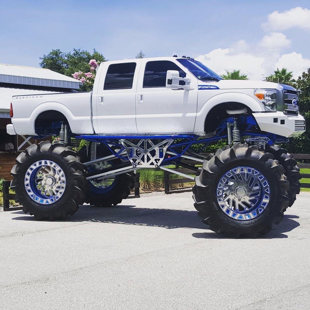 爆改皮卡竟敢把兰博基尼踩在脚下