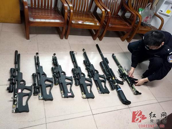 常德90后男子微信卖气枪被捕警方赴多地追回枪支