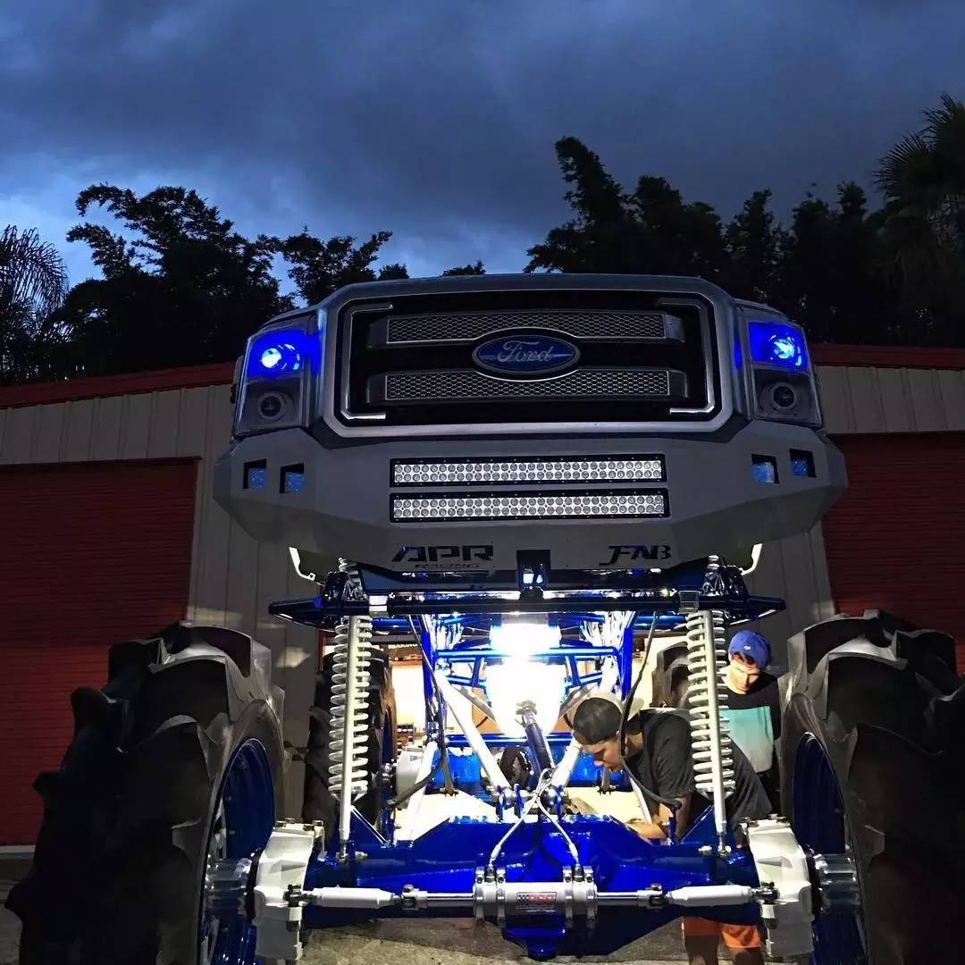 爆改皮卡竟敢把兰博基尼踩在脚下