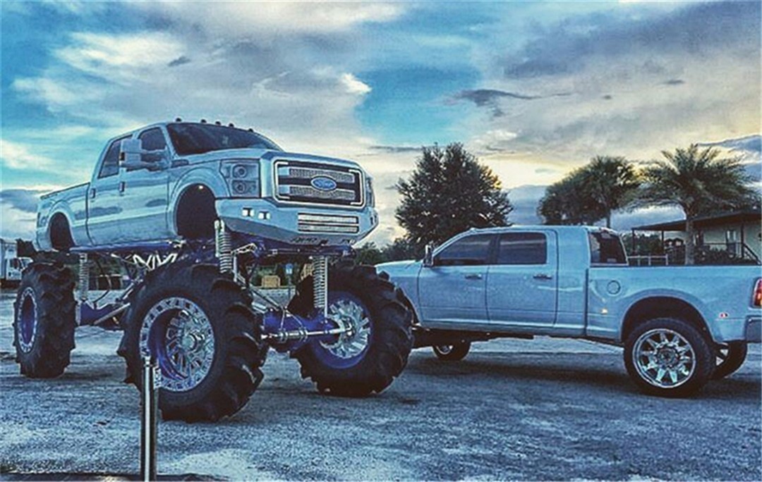 爆改皮卡竟敢把兰博基尼踩在脚下