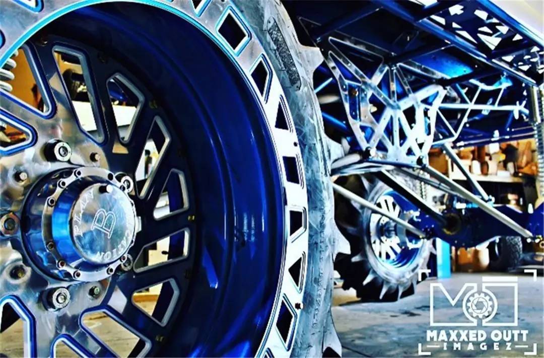 爆改皮卡竟敢把兰博基尼踩在脚下