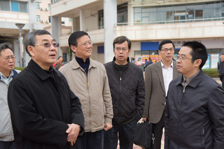党委书记王建国赴各校区调研