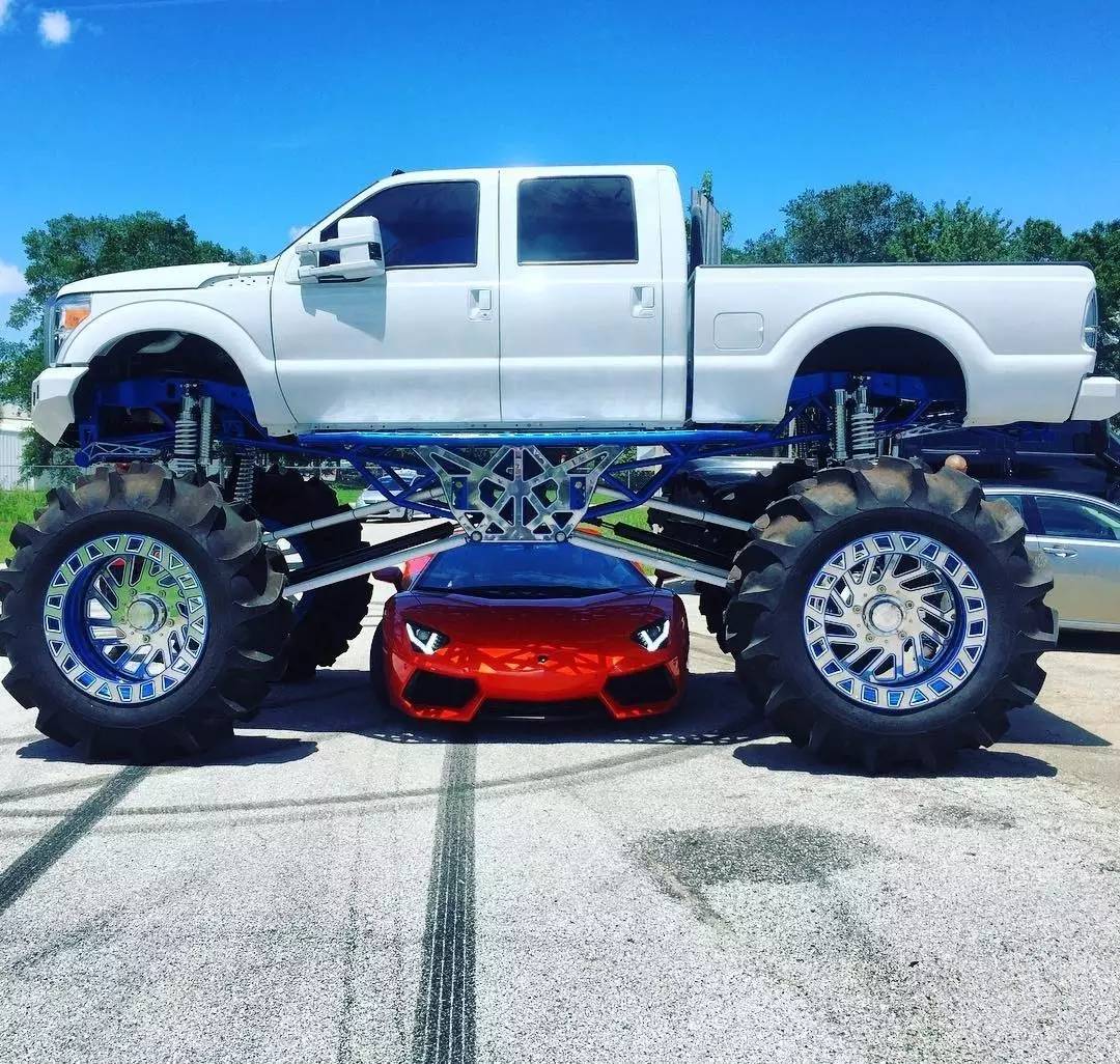 爆改皮卡竟敢把兰博基尼踩在脚下