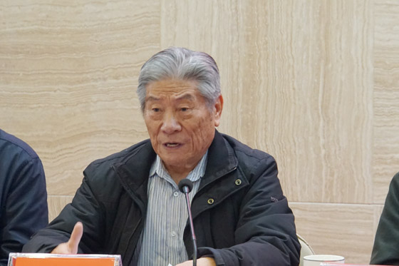 报告(谢敏摄)国务院参事蔡克勤作《简析章鸿钊的知行观》报告李廷栋