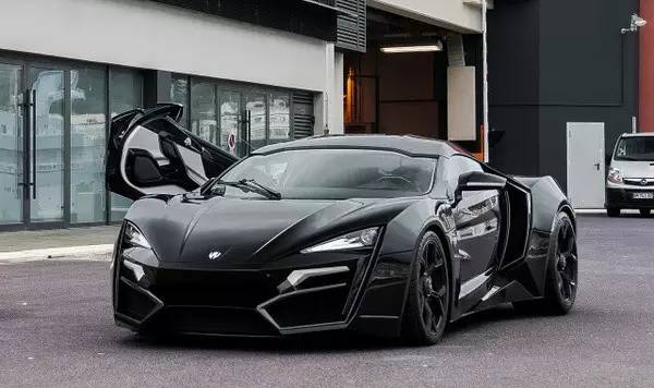 9400万 一个灯买一辆劳斯莱斯