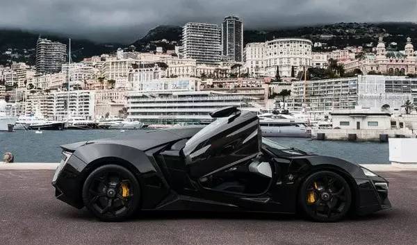 9400万 一个灯买一辆劳斯莱斯