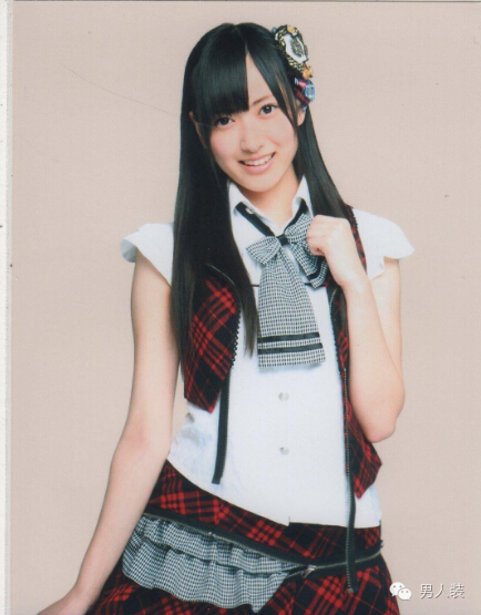 高松惠理(akb9期)2012年3月8日,中西里菜发布告别集,与妹妹中西真理香