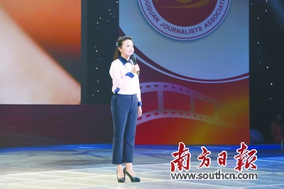东莞广播电视台刘念演讲故事《阳光下的妈妈》.叶少维 摄