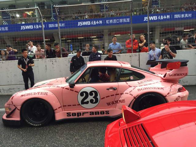 赛场实拍“粉猪”RWB宽体993