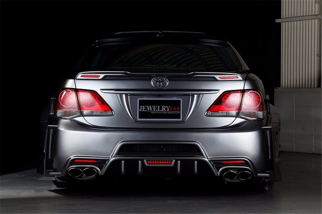 重金属风格的丰田皇冠改装车,气质不输奔驰s级!