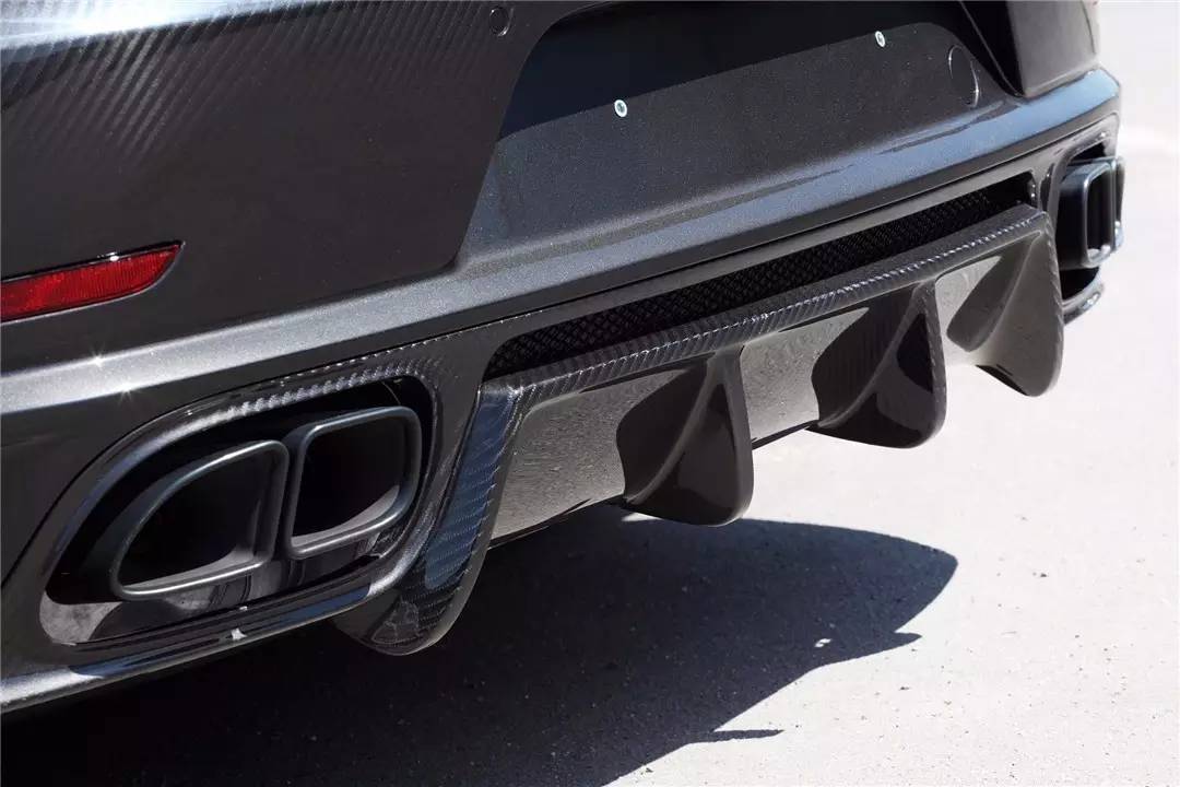 全碳纤维简直是改装界的毒物