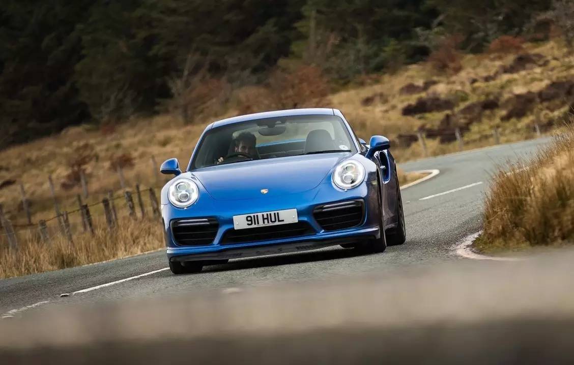 全碳纤维简直是改装界的毒物