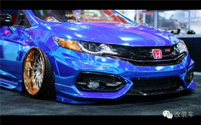 迟到的大片：除了爆改的汽车还有美妞