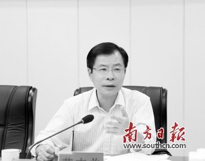 龙门县委书记范志益.沈知尚 摄