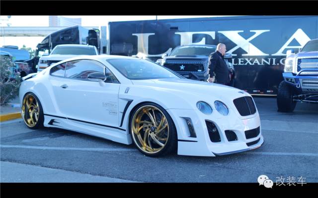 迟到的大片：除了爆改的汽车还有美妞