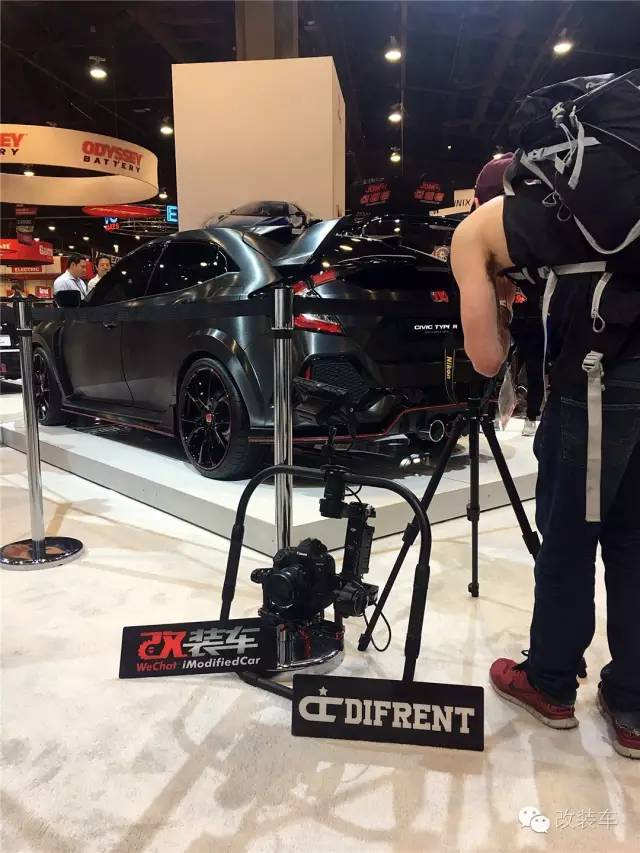 迟到的大片：除了爆改的汽车还有美妞